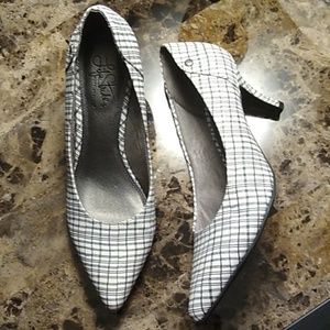 👠Life Stride Black White Shoes Size 9M